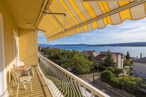 Property grounds - Holiday apartment with a/c (Crikvenica)