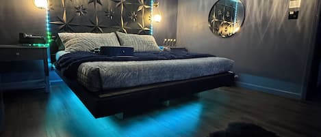 2 多间卧室、客房内保险箱、熨斗/熨衣板、免费 WiFi