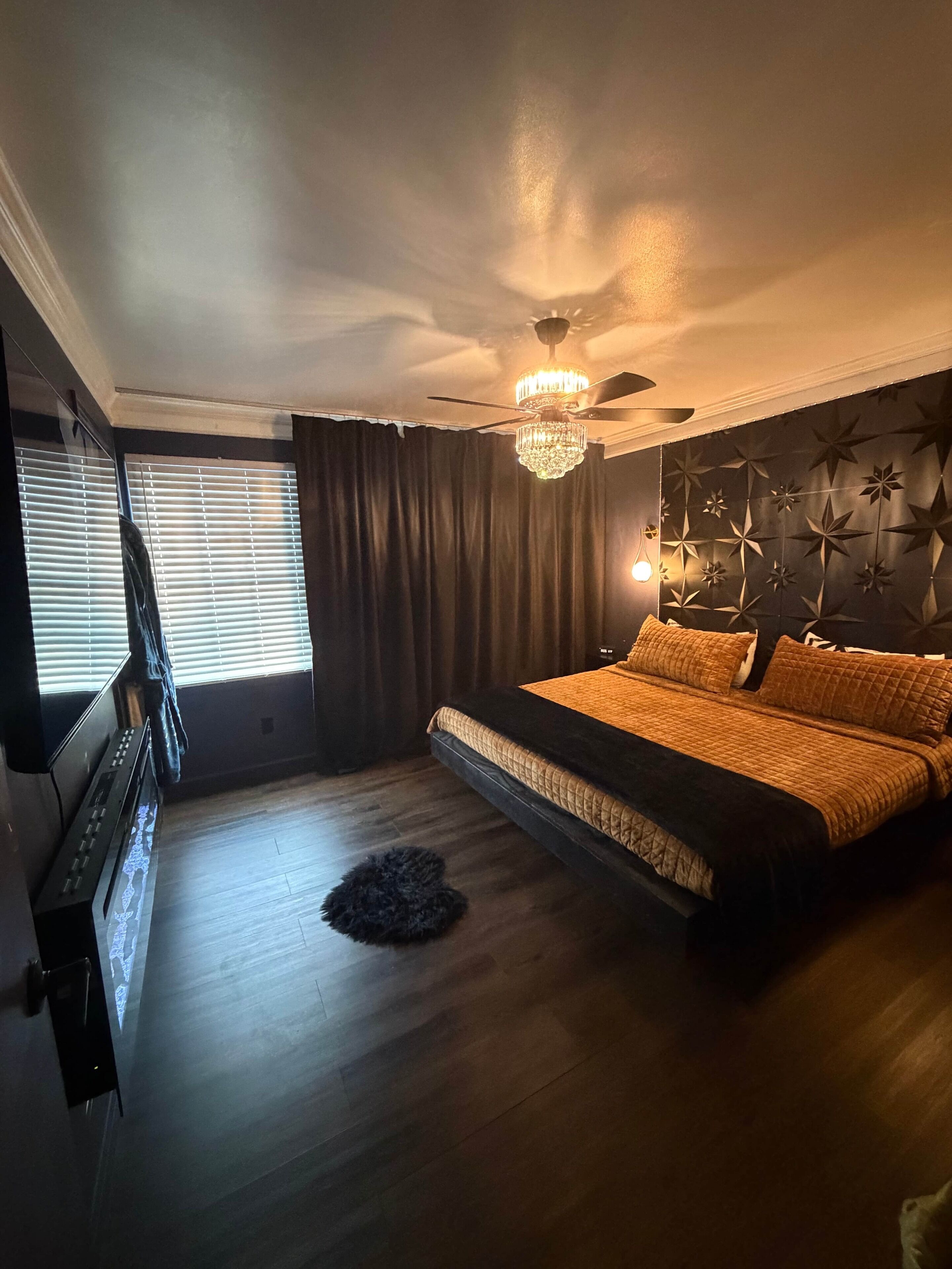 2 bedrooms, in-room safe, iron/ironing board, free WiFi