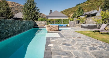 Gold Rush Chalet - Cardrona Holiday Home