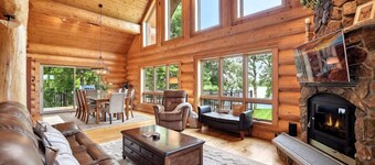 Beautiful 5 bdrm lakefront log cabin - under 1hr from Mpls!