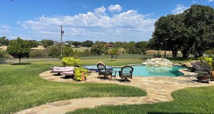 2300 sq ft home with  pool and hot tub. Overlooking golf course and sunsets. <br>