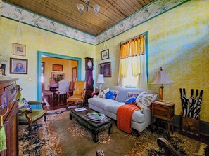 Smart TV, fireplace, books, music library