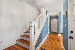 Interior - Beachmore-Steps to Sandy Beach (Biddeford)
