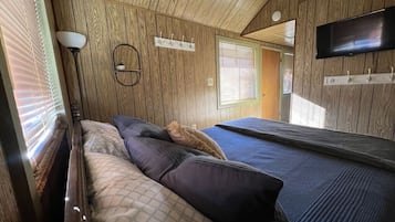 1 Schlafzimmer, Schreibtisch, WLAN, Bettwäsche