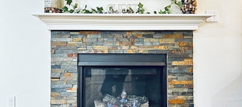 Quiet & backed by trees, centrally located home close to downtown and ferries.