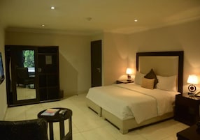 Premium Room | 1 bedroom, in-room safe, free WiFi