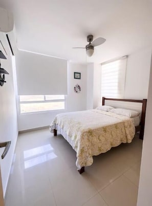 3 quartos, escrivaninha, Wi-Fi, roupa de cama