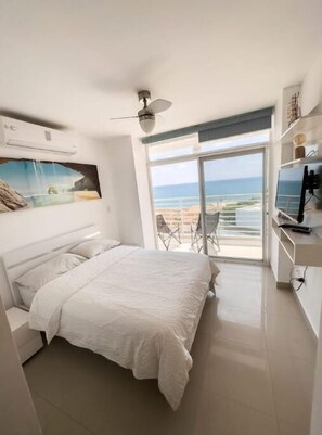 3 bedrooms, desk, WiFi, bed sheets