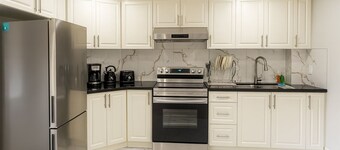 Newly Reno’d Basement Suite w/ Private Access—10 min walk to Headwaters Hospital
