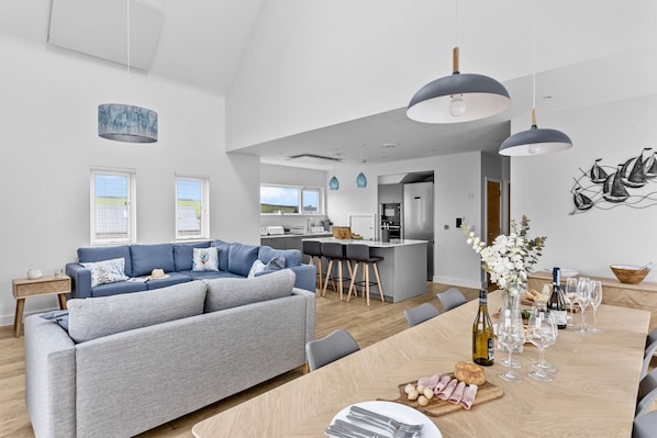Interior - 8 The Vista, Willingcott Nr Woolacombe - Hot tub/ On-site pool/ EV Charger/ Ecohome (Woolacombe)