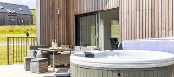2 The Vista, Willingcott Nr Woolacombe - Hot tub/ Pet friendly/ On-site pool / Ecohome