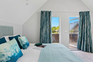4 bedrooms, iron/ironing board, internet, bed sheets - 2 The Vista, Willingcott Nr Woolacombe - Hot tub/ Pet friendly/ On-site pool / Ecohome (Woolacombe)