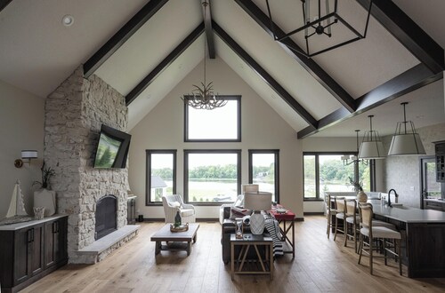 Lakefront Retreat on South Center Lake