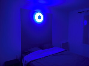 2 makuuhuonetta, silitysrauta/-lauta, vauvan matkasänky, Wi-Fi