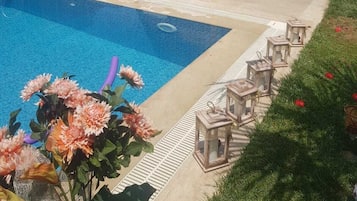 Luxe bungalow | Lakens van Egyptisch katoen, luxe beddengoed, een minibar, een bureau