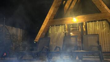 2 bedrooms, Egyptian cotton sheets, premium bedding, minibar