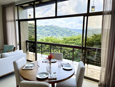 Breathtaking, Premium Ocean View Villa with Beach Access. NEWLY REMODELED! 