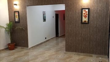 Royal Room | 1 bedroom, iron/ironing board, free WiFi