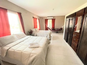 Junior Room | Laptop workspace, free WiFi, bed sheets - Arnold's Guest House (San Ignacio)