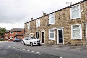 Exterior - Manor Terrace Retreat Accrington (Accrington)