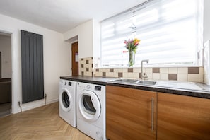 Interior - Manor Terrace Retreat Accrington (Accrington)