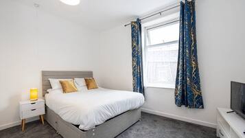 3 bedrooms, iron/ironing board, free WiFi, bed sheets
