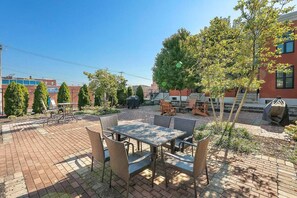 屋外ダイニングエリア