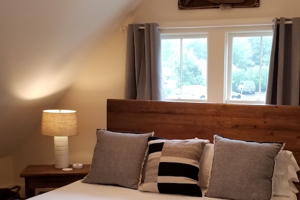 1 habitación, escritorio, tabla de planchar con plancha y wifi gratis