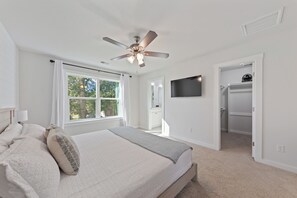 3 bedrooms, iron/ironing board, travel cot, free WiFi