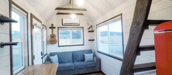 Charming Yuba Lake Tiny Home