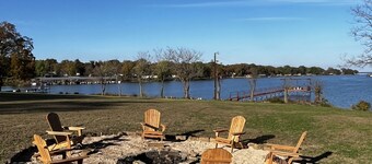 Waterfront home newly renovated! Quiet & peaceful, + a 100 ft dock 2 fish from!