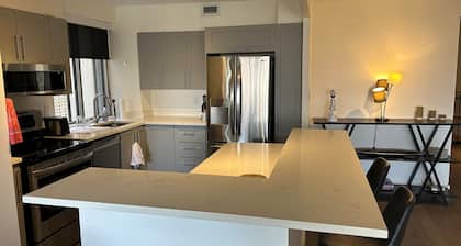 Luxurious & spacious in downtown Golden Mile fully equipped condo all essentials
