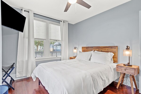 2 عدّة غرف نوم ومكواة/لوح كي وواي فاي مجانًا وملاءات أسرّة