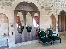 3 habitaciones, ropa de cama de alta calidad y cortinas blackout 