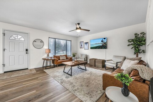 Game Room.Grill.Patio - Spacious 5BR Getaway!