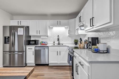 Game Room.Grill.Patio - Spacious 5BR Getaway!