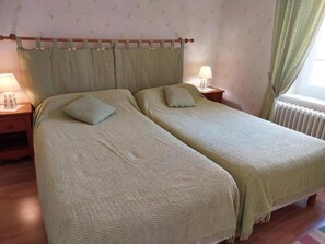 3 chambres, accĂšs Internet