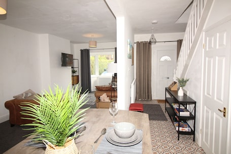 Interior. Stunning Service Accommodation, Ideal Location Ashby Scunthorpe Sleeps upto 5