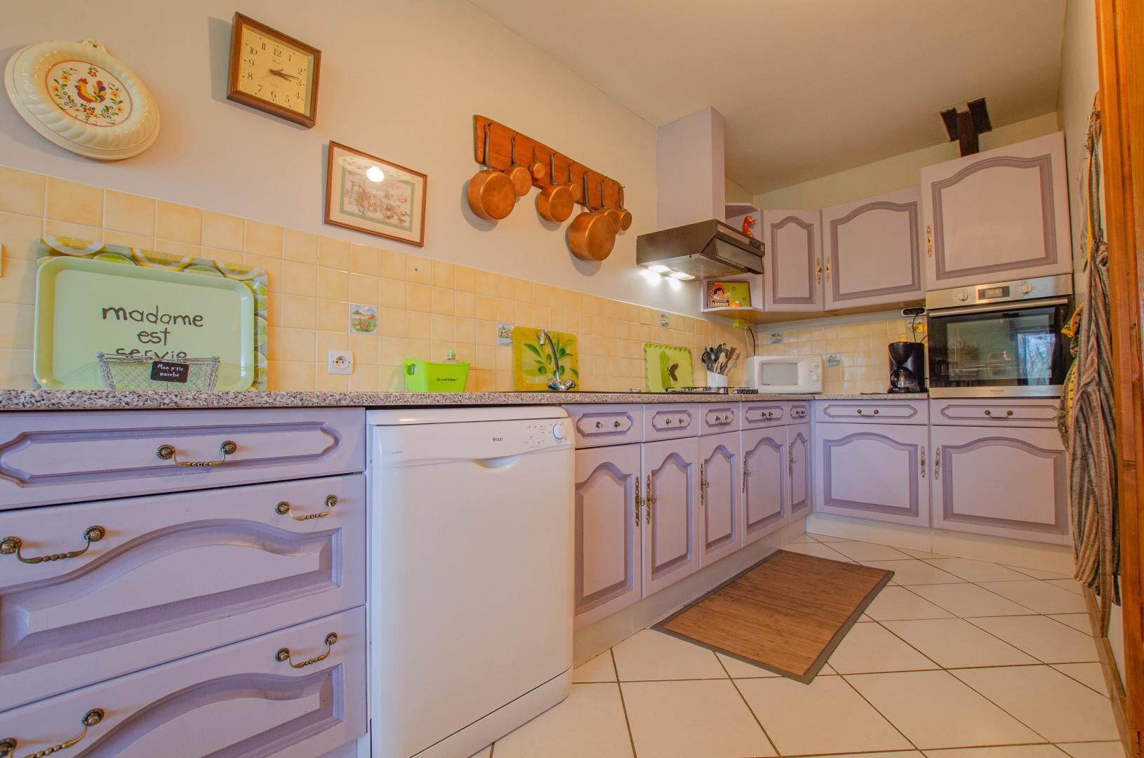 Mikrowelle, Geschirrspüler, Hochstuhl