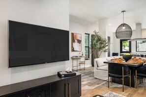 Smart TV, videojuegos y libros 