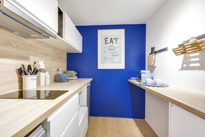 Kühlschrank, Mikrowelle, Geschirrspüler