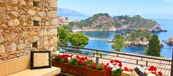 VILLA ELEONORA TAORMINA  Private Small Pool + Jacuzzi