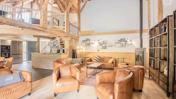 Télévision, baby-foot, chaßne hi-fi