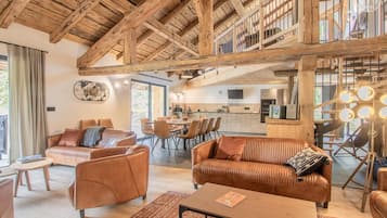 Télévision, baby-foot, chaßne hi-fi