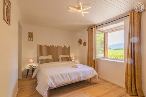 3 bedrooms, iron/ironing board, travel crib, free WiFi