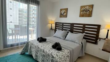 2 bedrooms, iron/ironing board, Internet, bed sheets