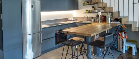 Fridge, oven, dishwasher