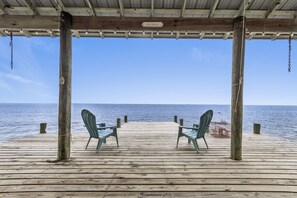 Terrace/patio - Waterfront Bay View Retreat • High Tide Fairhope - Private Pier/Screened Porch (Fairhope)