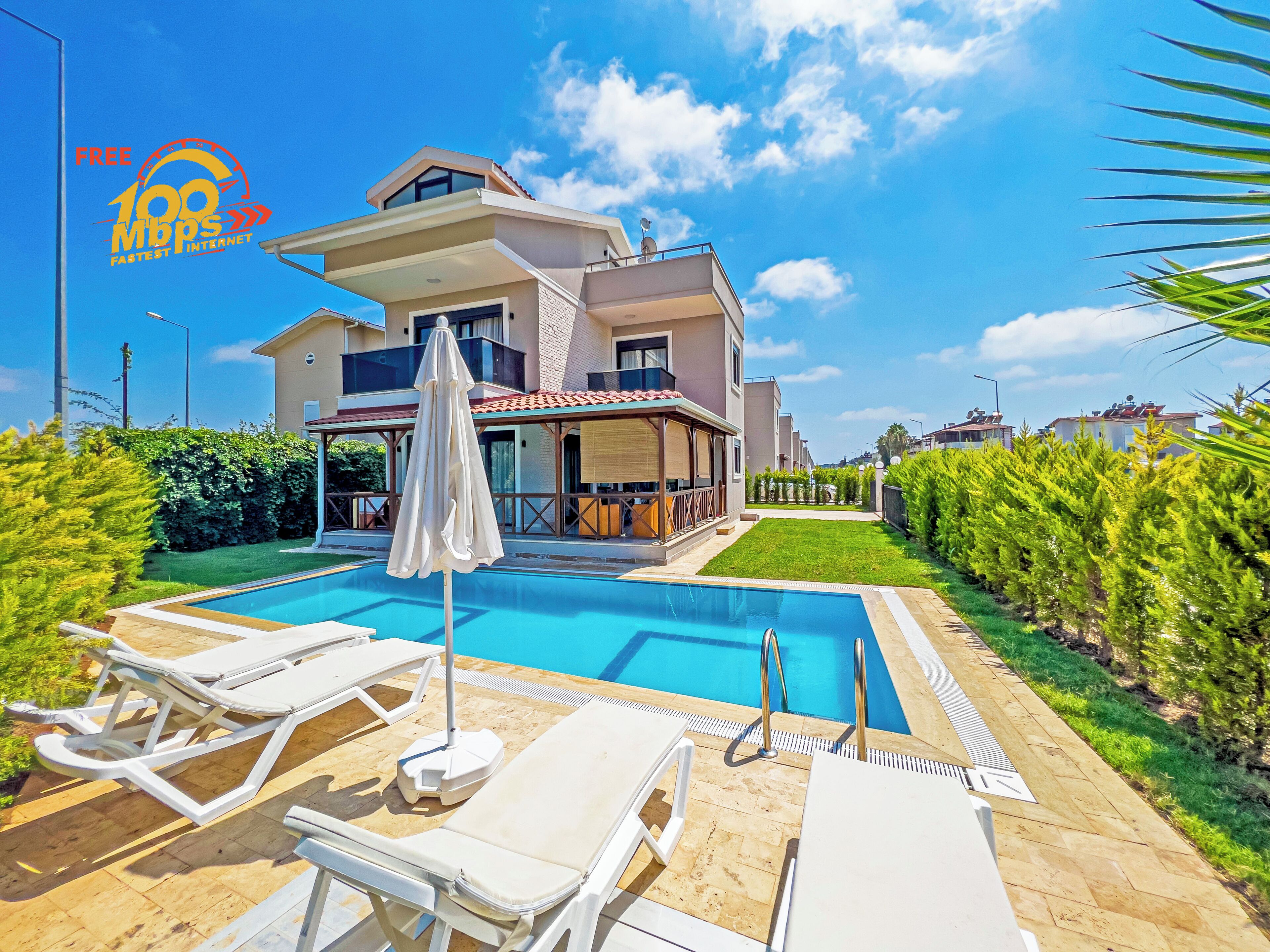 Family Villa | 3 bedrooms, desk, iron/ironing board, free WiFi